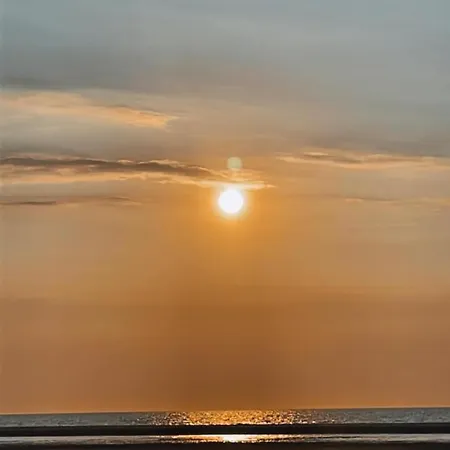 Cosy Near The Sea 度假居 *